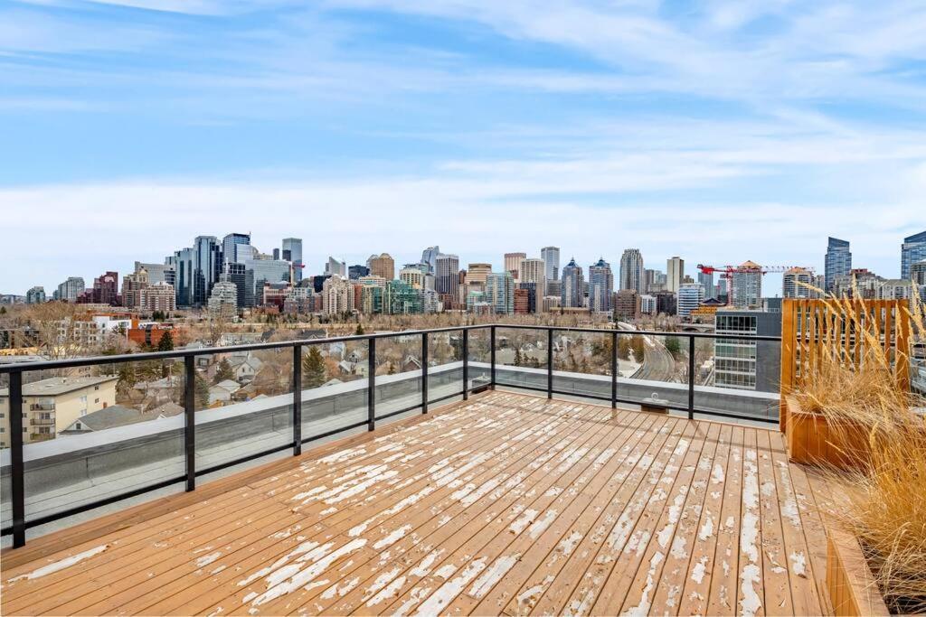 Апартаменты Chic 1Br Kensington Unit W/Parking Калгари Экстерьер фото