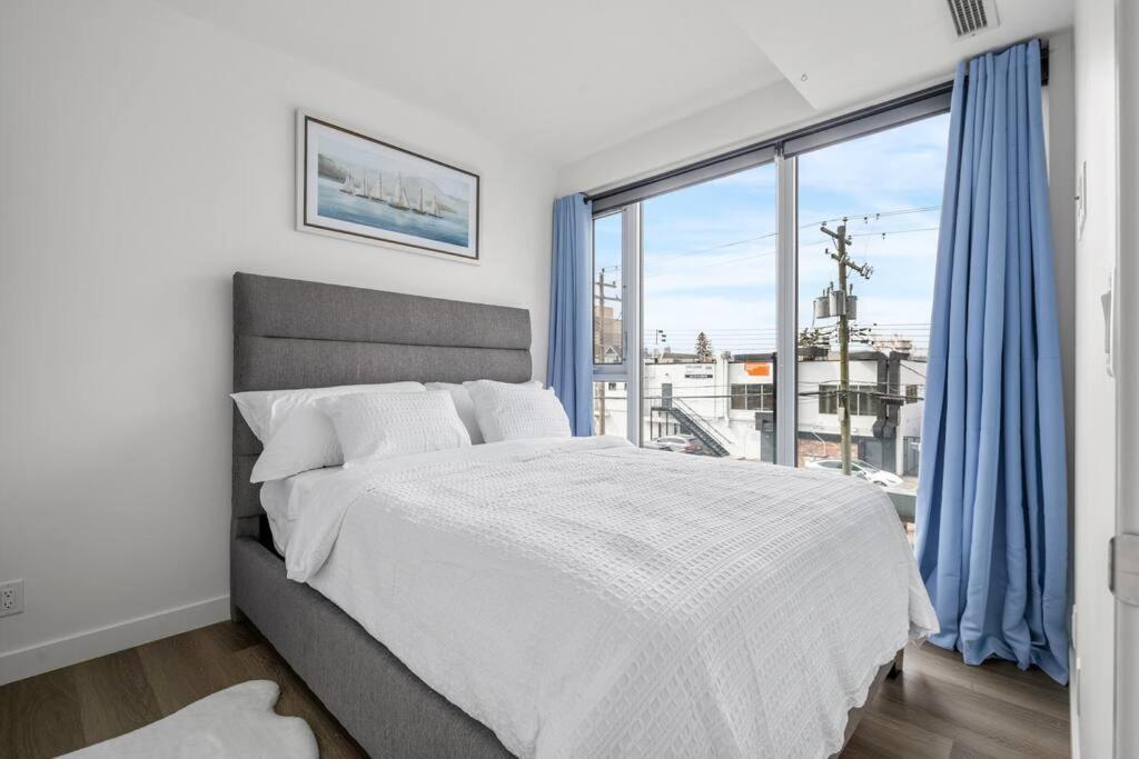 Апартаменты Chic 1Br Kensington Unit W/Parking Калгари Экстерьер фото