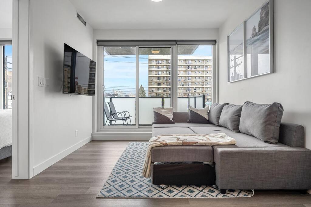 Апартаменты Chic 1Br Kensington Unit W/Parking Калгари Экстерьер фото