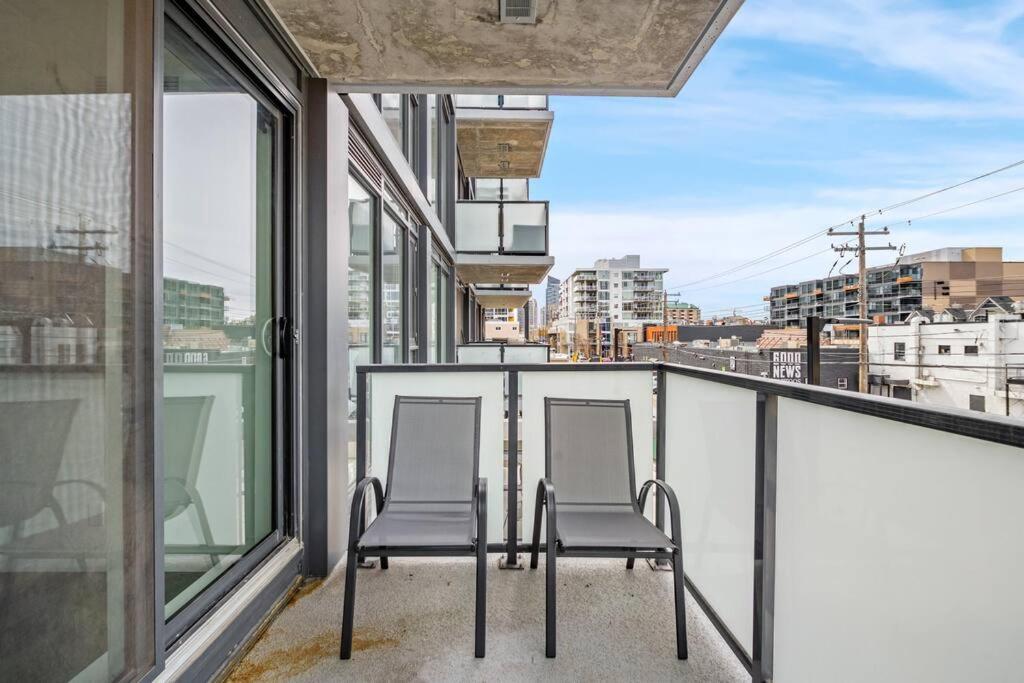 Апартаменты Chic 1Br Kensington Unit W/Parking Калгари Экстерьер фото